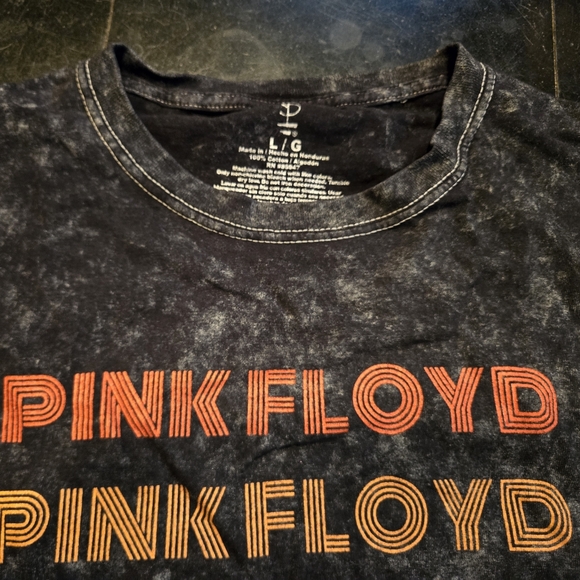 Pink Floyd t shirr in a mens size large red, orange, yellow green main color is - Picture 4 of 6
